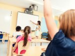 Digitale Medien erobern die Klassenräume: Smartboards, Notebookklassen, Lernplattformen